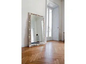 Specchio ampio Agrip con cornice floreale in legno laccato Bianco opaco di Tonin Casa