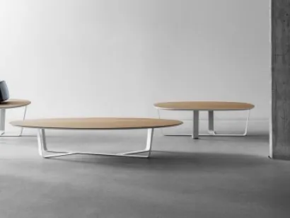 Tavolino moderno con base in metallo Bino di Miniforms
