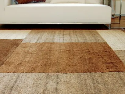 Tappeto geometrico dai toni caldi Burano 01 di Sartori Rugs