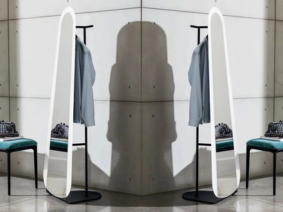 Specchiera Appendiabiti Clessidra Free Standing con struttura in metallo di Sovet