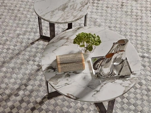 Tavolino rotondo con top in marmo Gatwick di Rosini Divani