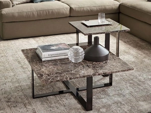 Tavolino Heathrow con top in marmo di Rosini Divani