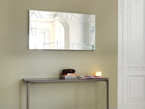 Specchio Segment con bordo segmentato inciso di grande impatto visivo adatto ad ogni ambiente di Sovet