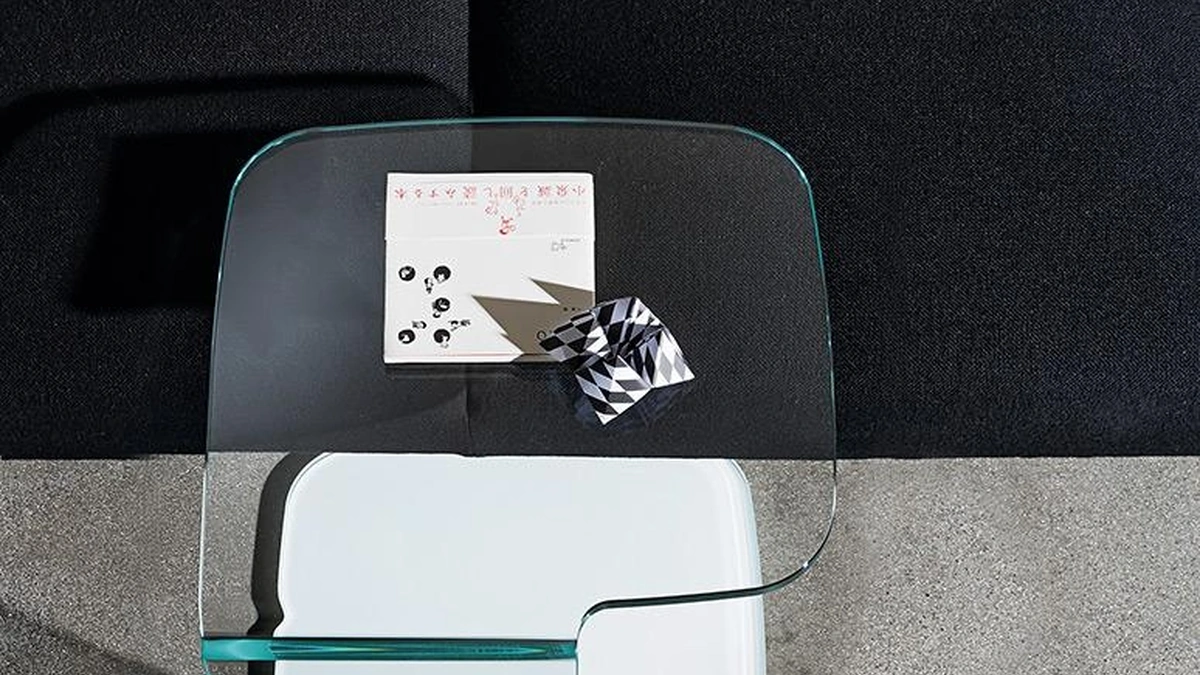 Tavolino in vetro trasparente Shell di Sovet