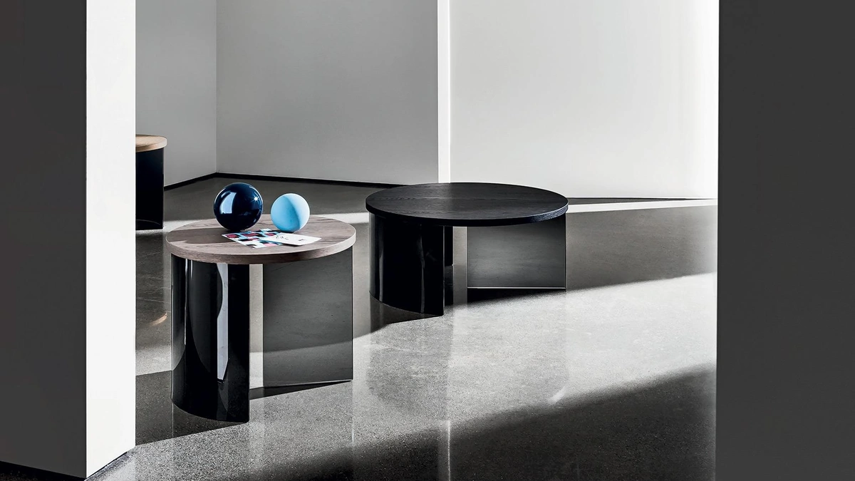 Tavolino Regolo Round con top in legno e base in vetro di Sovet