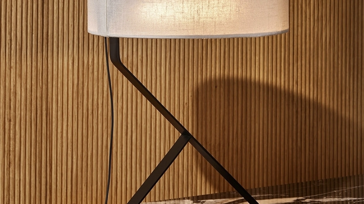 Lampada da tavolo Chicago di Punt Mobles