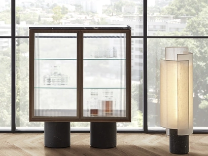 Lampada Rio Floor in tessuto con base in marmo di Punt Mobles