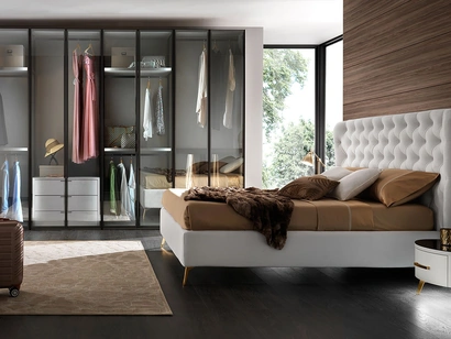 Armadio Evolution con ante in vetro stopsol e fianchi in legno effetto malta Bianca di Mobil Più