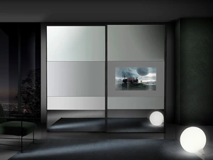 Armadio Fantasy con ante a specchio fumé e TV integrata di Mobil Più
