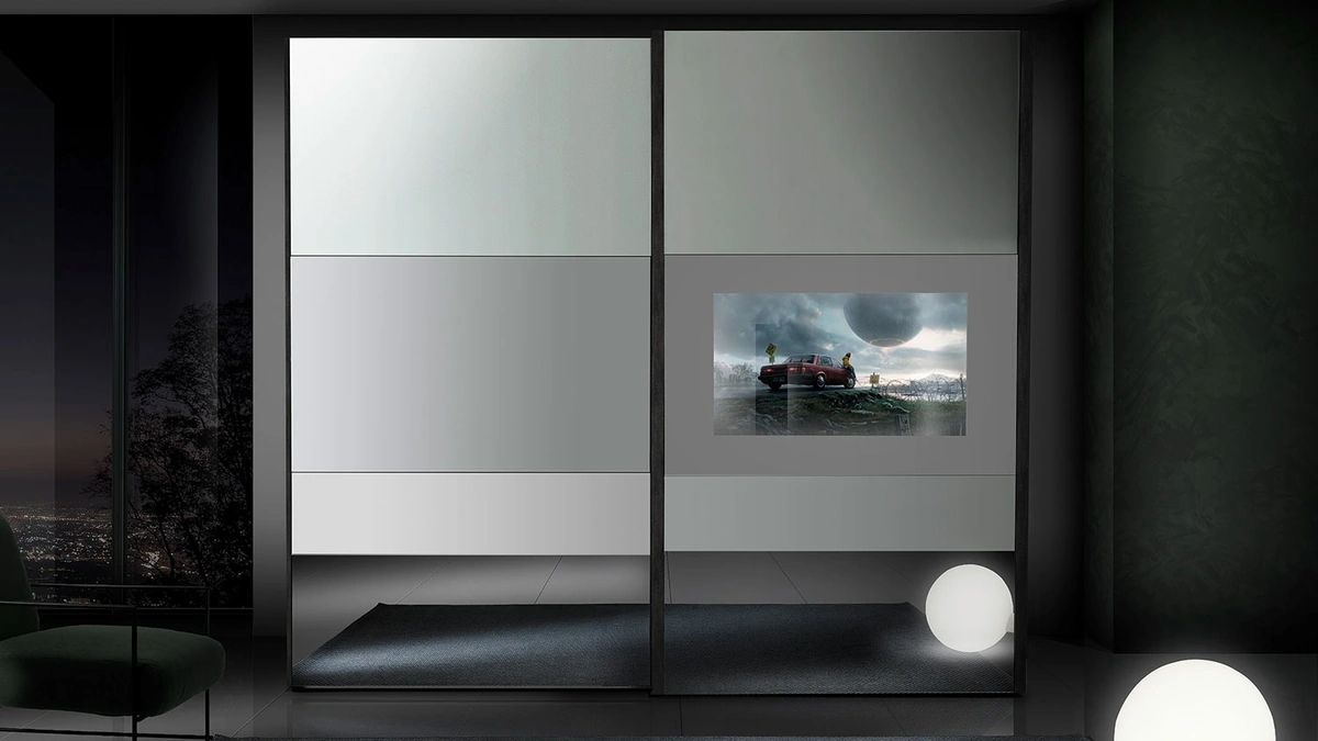 Armadio Fantasy con ante a specchio fumé e TV integrata di Mobil Più