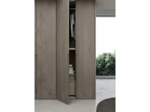 Armadio in legno di rovere con ante battenti Island di Fratelli Mirandola