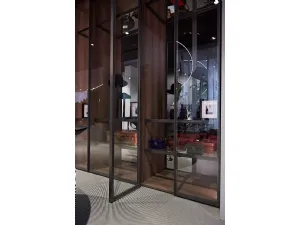 Armadio anta battente in vetro con telaio in alluminio Luxe di Erba