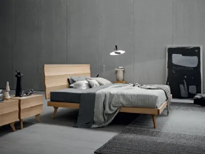 Comodino Icaro in legno con top in marmo di Ballancin