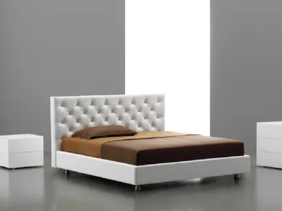 Letto in pelle con testiera lavorazione capitonnè Agata 116 di Majerna Letti