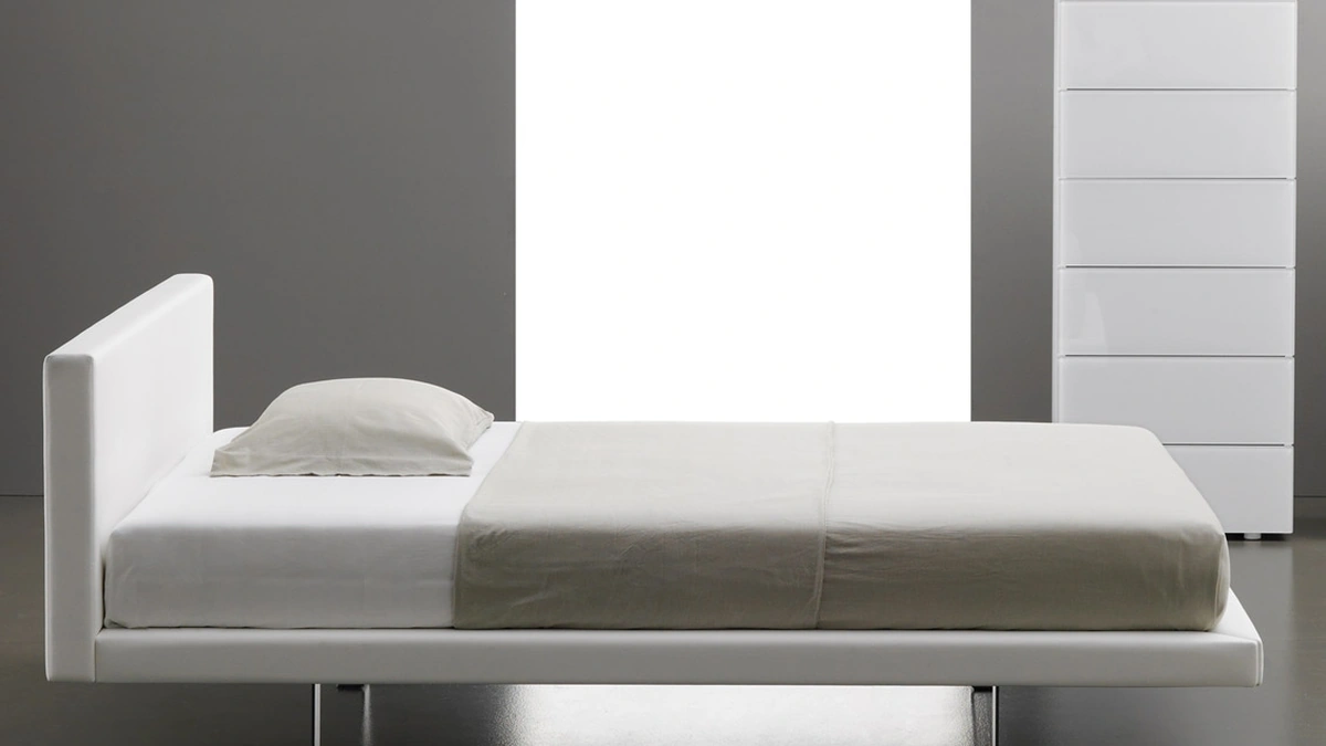Letto in pelle Leopoldo di Majerna Letti