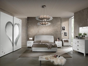 Letto in pelle con testiera decorata Nancy di Mobil Più