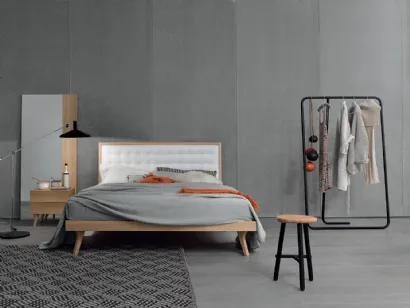 Letto moderno Park in ecopelle e in legno di Ballancin