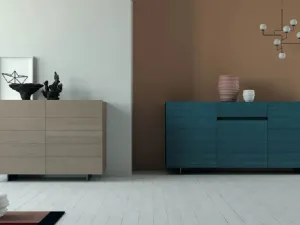 Madia Dallas Art 1101pa e Art 1102pa in legno di abete laccato sabbia e blu petrolio di Fratelli Mirandola