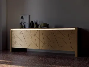 Madia Diagona Art 1753 in legno intagliato laccato tortora con illuminazione di Fratelli Mirandola