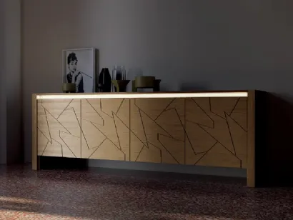 Madia Diagona Art 1753 in legno intagliato laccato tortora con illuminazione di Fratelli Mirandola