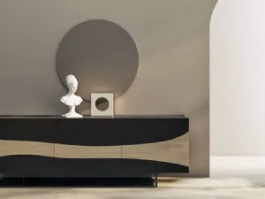 Madia moderna Nilo in rovere e laccato opaco con piedi in plexiglass di Fratelli Mirandola