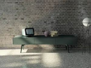 Mobile porta TV Dolce Vita in legno massello di abete laccato di Fratelli Mirandola