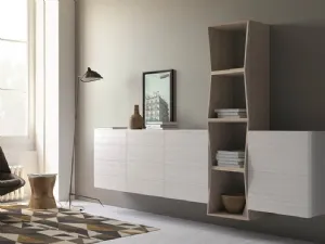 Mobile sospeso con libreria Unikawood 25 in legno laccato bianco e sabbia di Fratelli Mirandola