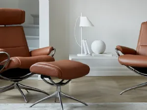 Poltrona Paris in pelle con schienale basso con o senza poggiatesta di Stressless