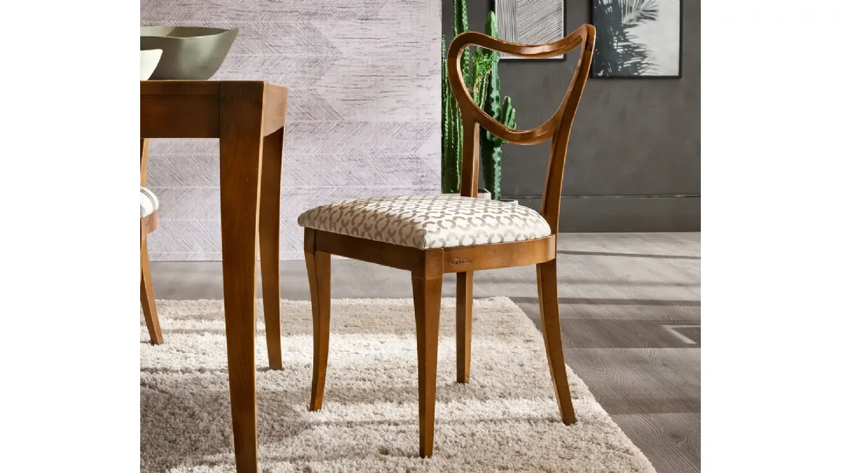 Sedia Apus in legno con seduta in tessuto imbottito di Le Fablier
