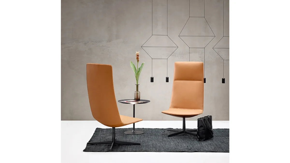 Sedia alta Catifa Sensit Lounge in ecopelle con struttura in alluminio di Arper