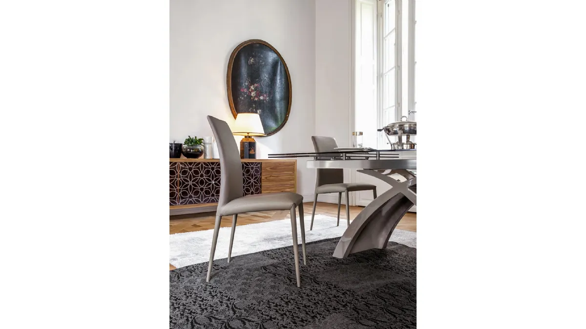 Sedia Charm rivestita in pelle di Tonin Casa