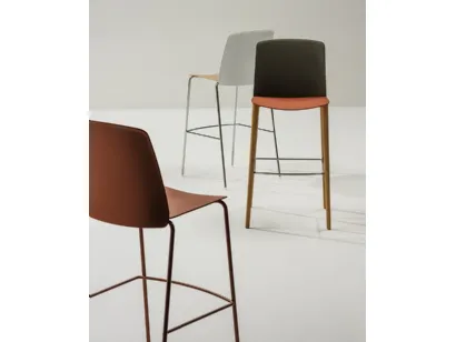 Sgabello Mixu bar stool di Arper
