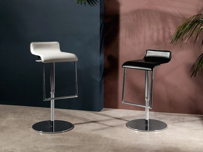 Sgabello in cuoio Milano di Tonin Casa