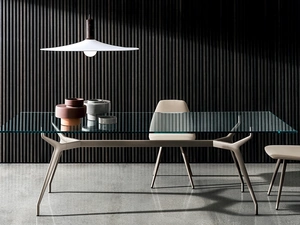 Tavolo Arkos rettangolare in vetro con base in alluminio di Sovet