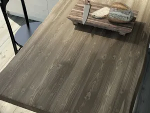 Tavolo Art 824 in legno finitura ossido di Fratelli Mirandola