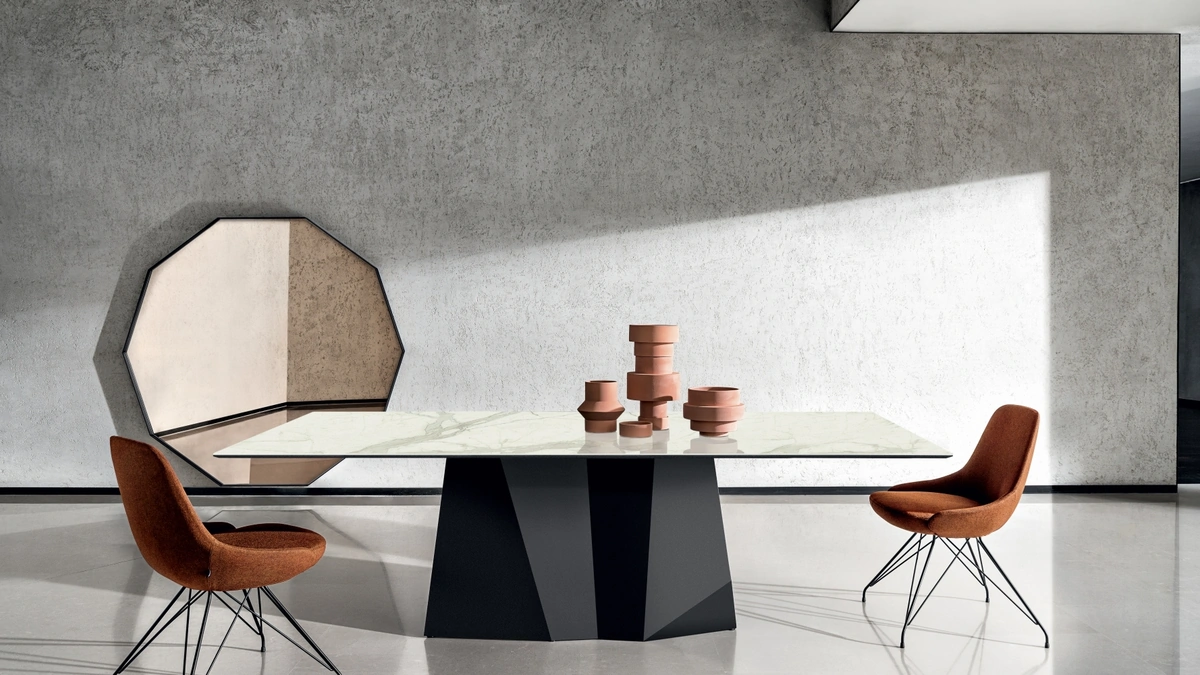 Tavolo Grandeod con top in ceramica e base in metallo verniciato di Sovet