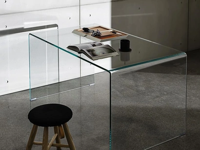 Tavolo Bridge Order in vetro curvato trasparente di Sovet