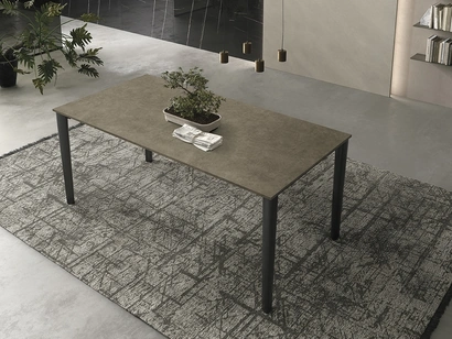 Tavolo fisso Yago in ceramica fokos terra di Sedit