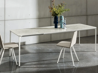 Tavolo Slim estensibile con top in ceramica di Sovet