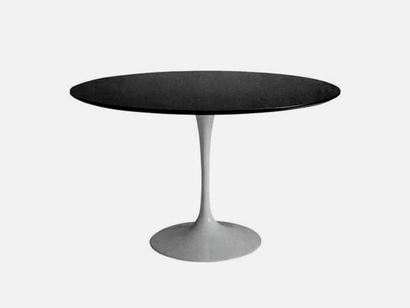 Tavolo Sofisticato di Sigerico