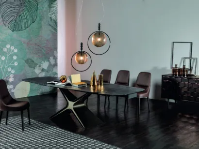 Tavolo Calliope con top in ceramica e base in acciaio di Tonin Casa