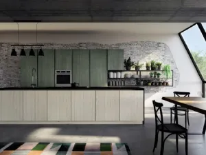 Cucina Moderna lineare New Step 04 con doghe e venature verticali realizzata in abete massello spazzolato a tre strati e laccato opaco liscio di Fratelli Mirandola