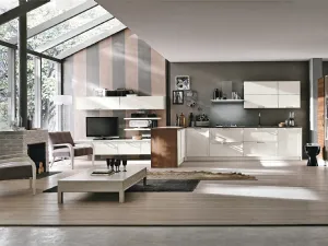 Cucina su misura con penisola in legno laccato Melograno composizione 02 di Le Fablier