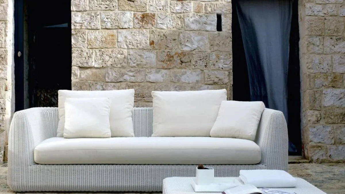 Divano Agorà modulabile e Tavolino di Unopiu