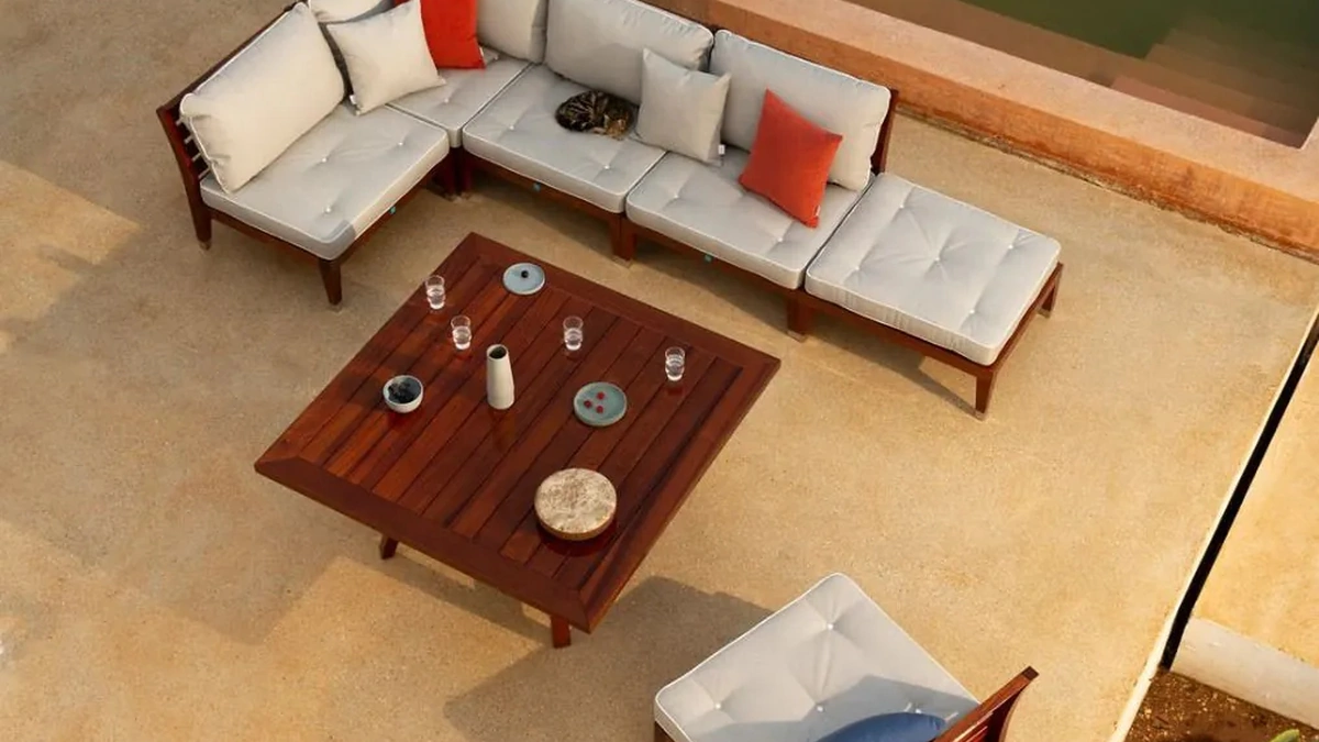 Arredo da esterno C'est la Vie in mogano lucido di Unopiu