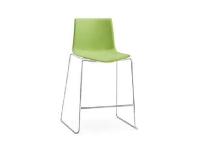 Sgabello da giardino Catifa Stool di Arper