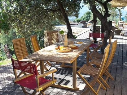 Tavolo Allungabile Chelsea in teak di Unopiu