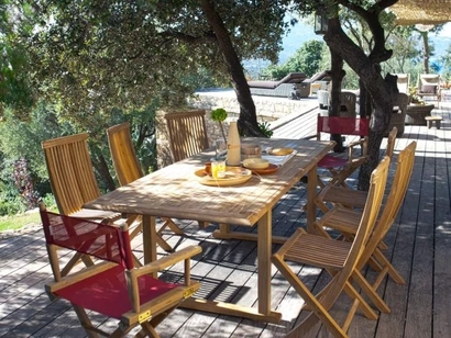 Tavolo e Sedie Pieghevoli in teak Chelsea di Unopiu