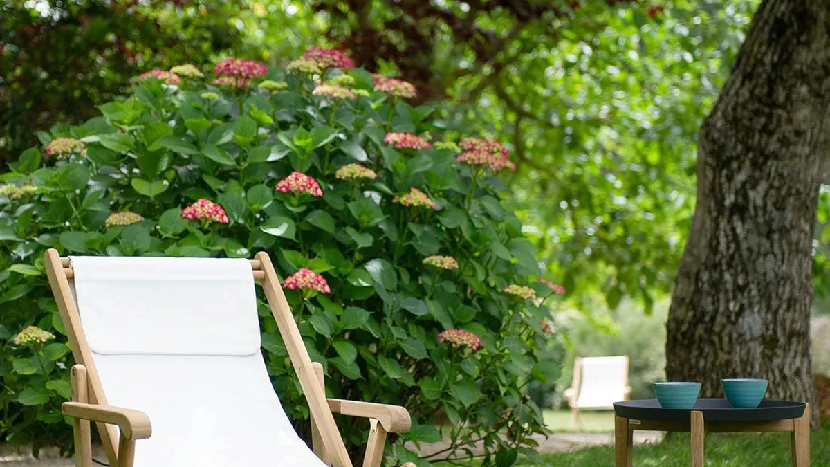 Sdraio in teak con telo di cotone Clio di Unopiu