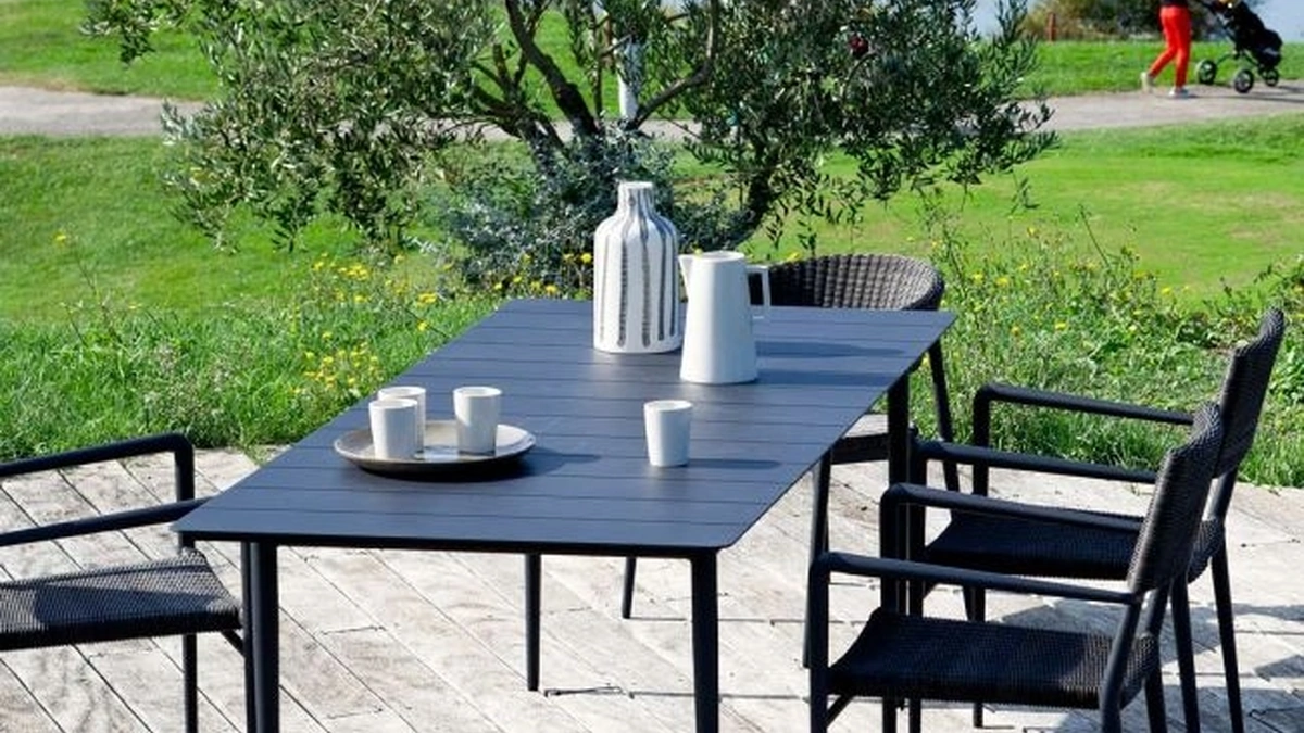 Tavolo rettangolare Experience in fusione di alluminio di Unopiu